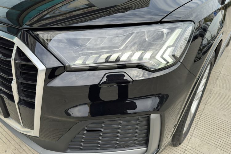 Used Audi Q7 2021 45 TFSI quattro S line Sport model Left Front Headlight