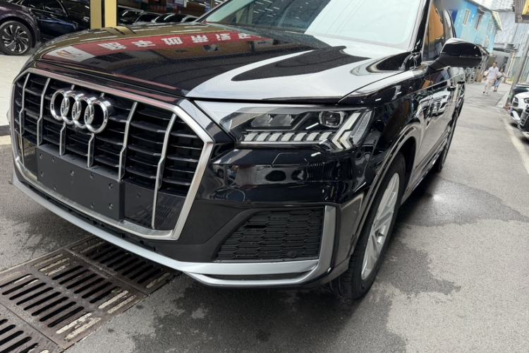 Used Audi Q7 2021 45 TFSI quattro S line Sport model Left Front Headlight