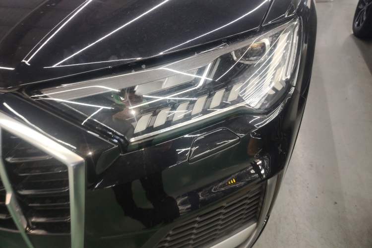 Used Audi Q7 2021 55 TFSI quattro S line Sport model Left Front Headlight