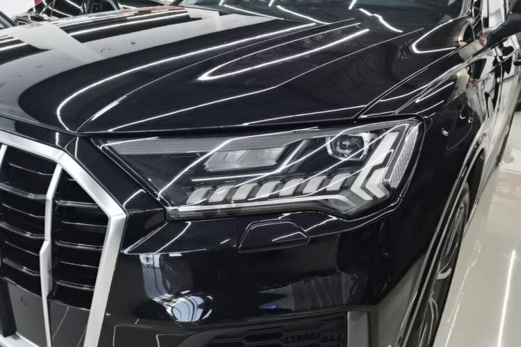 Used Audi Q7 2021 55 TFSI quattro S line Sport model Left Front Headlight