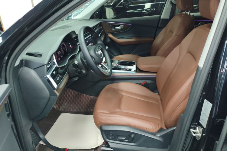 Used Audi Q7 2021 55 TFSI quattro S line Sport model Left Front Seat