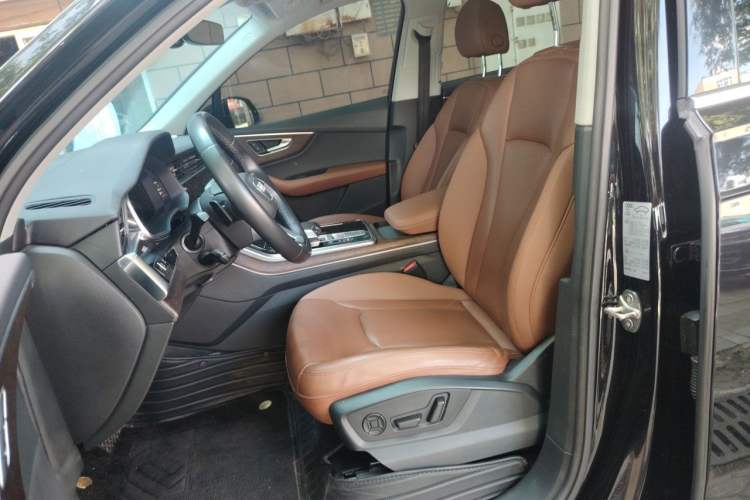 Used Audi Q7 2021 55 TFSI quattro S line Sport model Left Front Seat