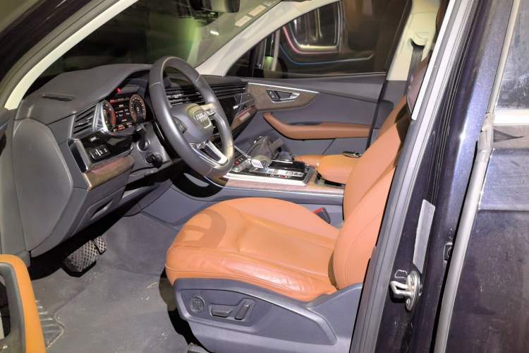 Used Audi Q7 2021 55 TFSI quattro S line Sport model Left Front Seat
