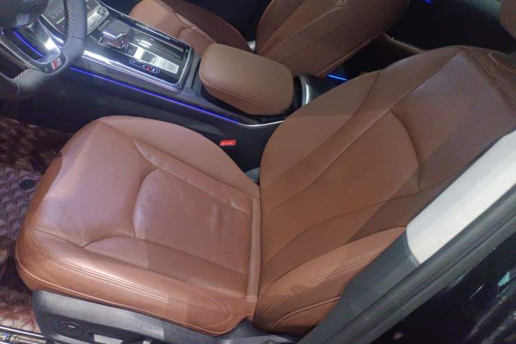 Used Audi Q7 2021 55 TFSI quattro S line Sport model Left Front Seat