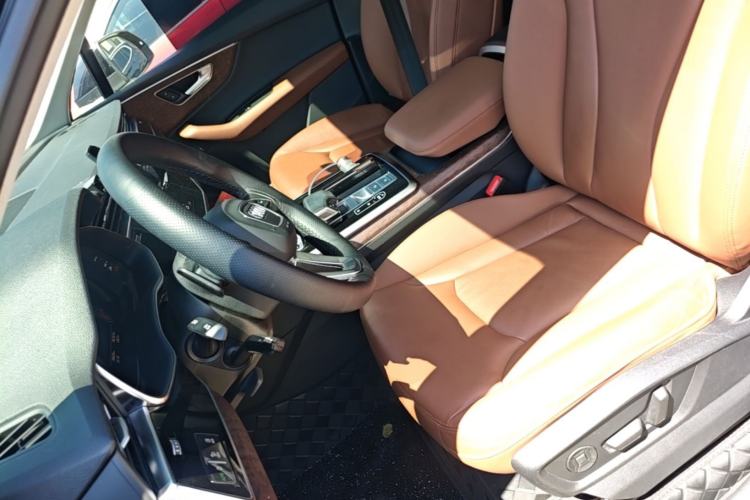 Used Audi Q7 2021 45 TFSI quattro S line Sport model Left Front Seat