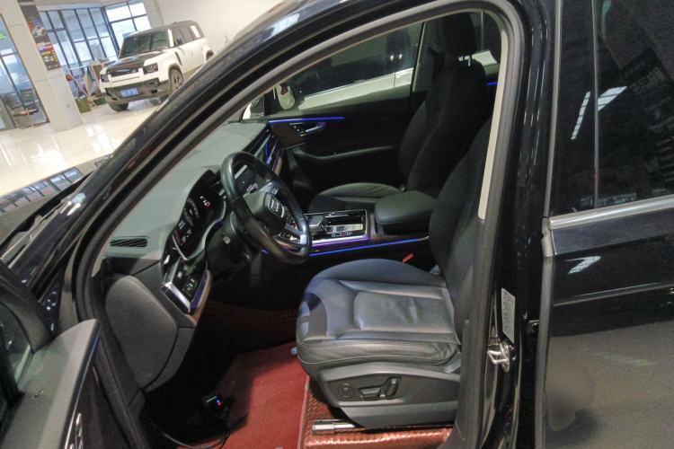 Used Audi Q7 2021 45 TFSI quattro S line Sport model Left Front Seat