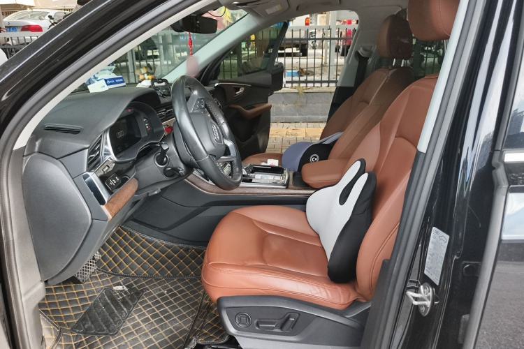 Used Audi Q7 2021 45 TFSI quattro S line Sport model Left Front Seat