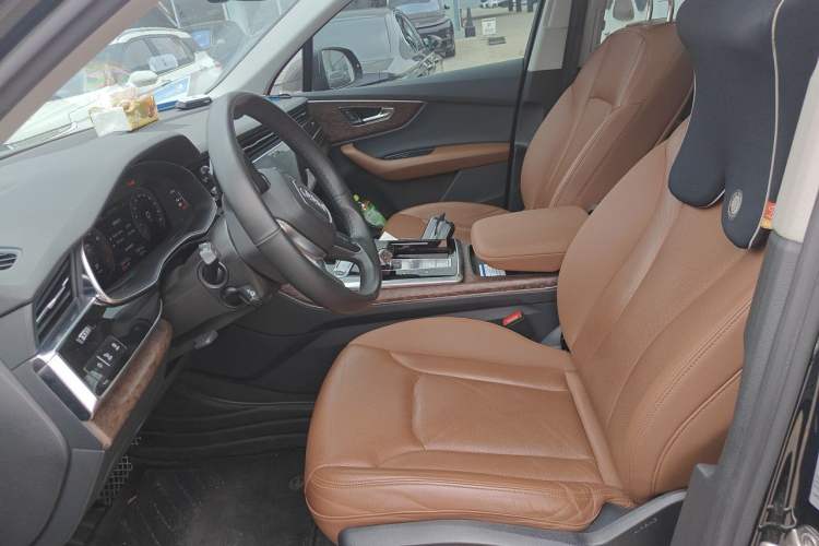Used Audi Q7 2021 55 TFSI quattro S line Sport model Left Front Seat