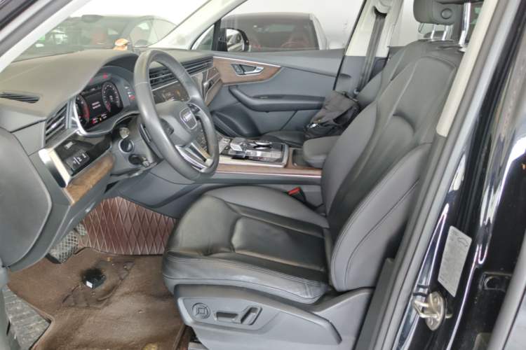 Used Audi Q7 2021 45 TFSI quattro S line Sport model Left Front Seat