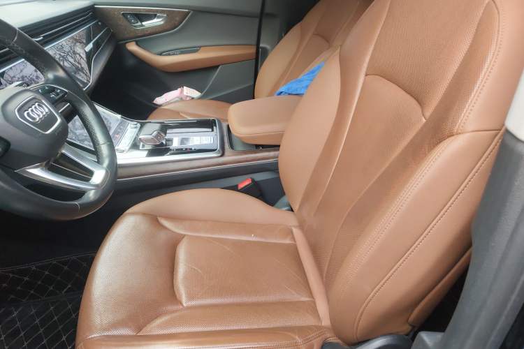 Used Audi Q7 2021 55 TFSI quattro S line Sport model Left Front Seat