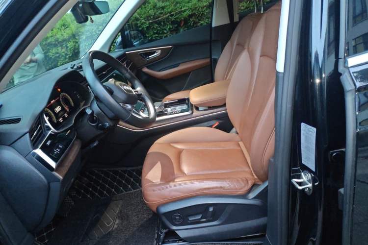 Used Audi Q7 2021 55 TFSI quattro S line Sport model Left Front Seat