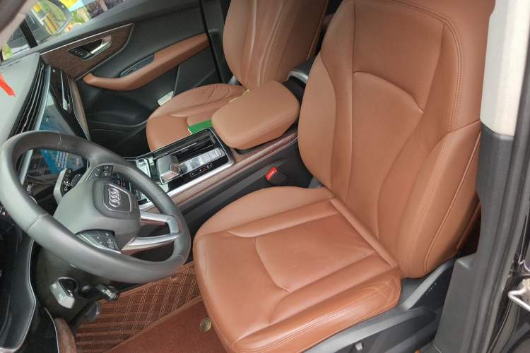 Used Audi Q7 2021 45 TFSI quattro S line Sport model Left Front Seat