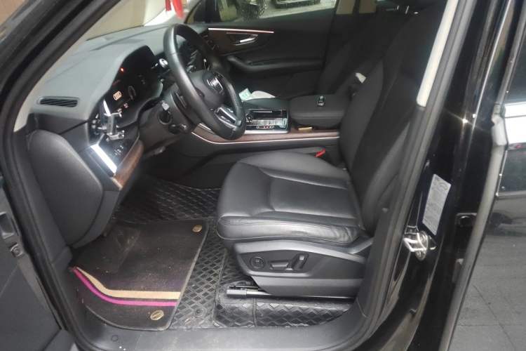 Used Audi Q7 2021 55 TFSI quattro S line Sport model Left Front Seat