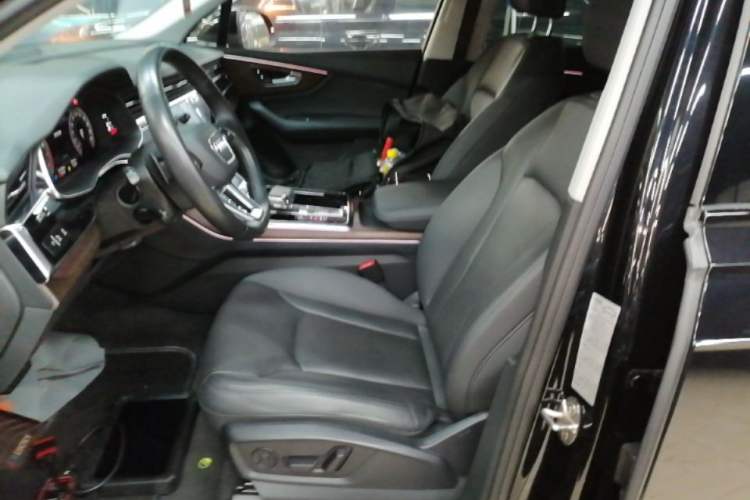 Used Audi Q7 2021 55 TFSI quattro S line Sport model Left Front Seat