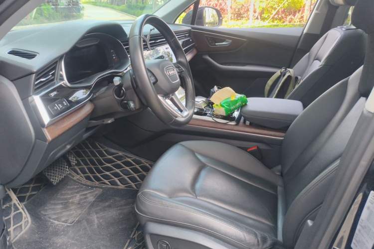 Used Audi Q7 2021 55 TFSI quattro S line Sport model Left Front Seat