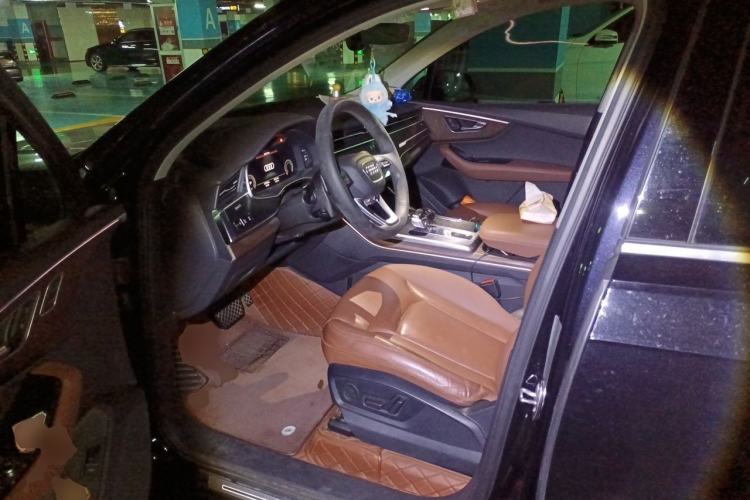 Used Audi Q7 2021 55 TFSI quattro S line Sport model Left Front Seat