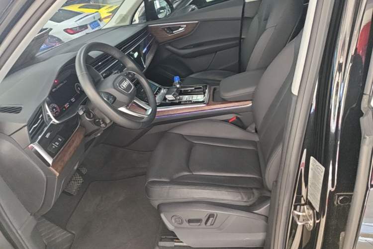 Used Audi Q7 2021 55 TFSI quattro S line Sport model Left Front Seat