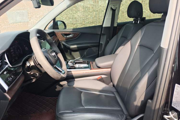 Used Audi Q7 2021 45 TFSI quattro S line Sport model Left Front Seat