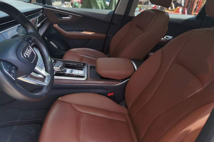 Used Audi Q7 2021 55 TFSI quattro S line Sport model Left Front Seat