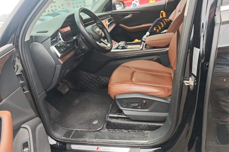 Used Audi Q7 2021 55 TFSI quattro S line Sport model Left Front Seat