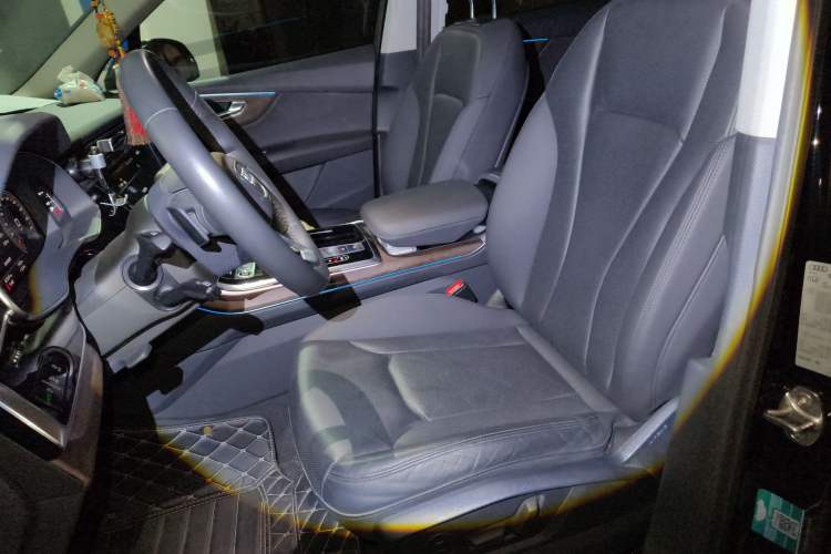 Used Audi Q7 2021 55 TFSI quattro S line Sport model Left Front Seat