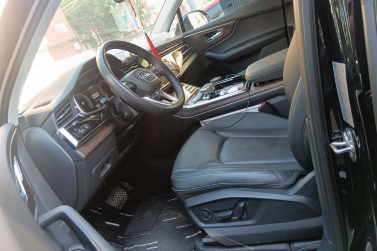 Used Audi Q7 2021 55 TFSI quattro S line Sport model Left Front Seat