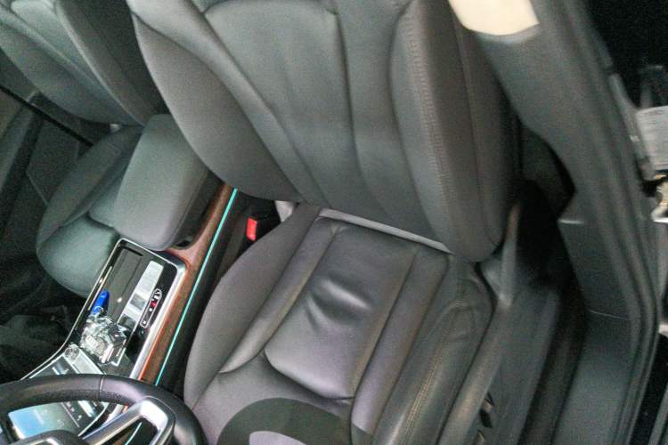 Used Audi Q7 2021 45 TFSI quattro S line Sport model Left Front Seat