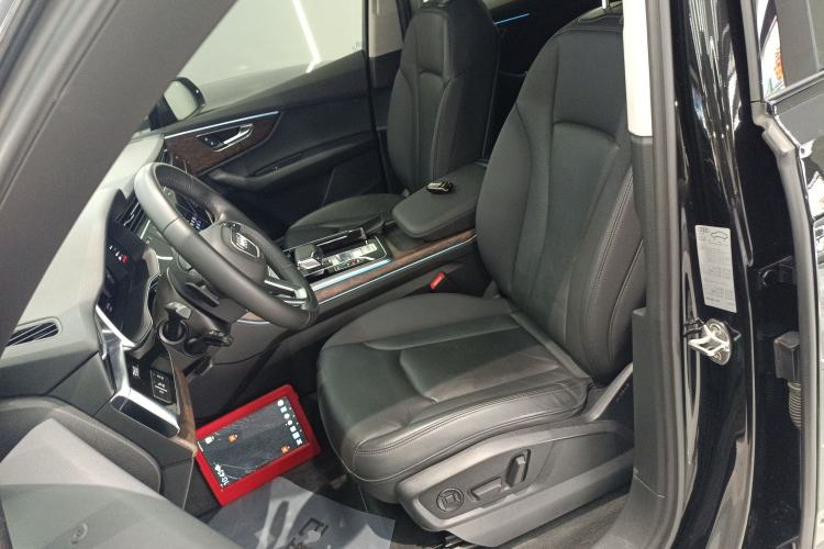 Used Audi Q7 2021 55 TFSI quattro S line Sport model Left Front Seat
