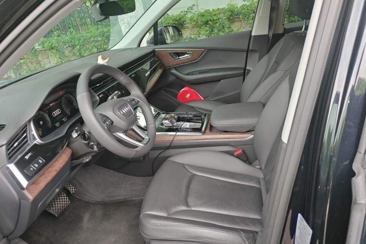 Used Audi Q7 2021 55 TFSI quattro S line Sport model Left Front Seat