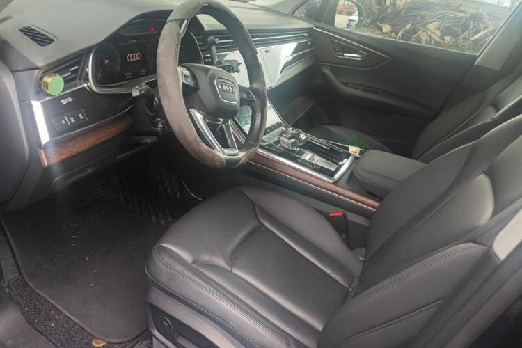 Used Audi Q7 2021 55 TFSI quattro S line Sport model Left Front Seat