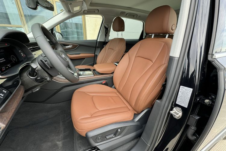 Used Audi Q7 2021 45 TFSI quattro S line Sport model Left Front Seat