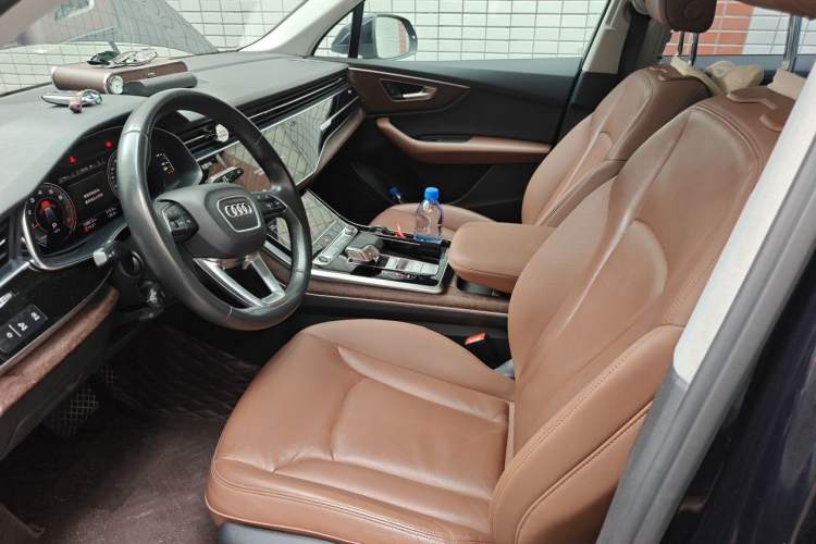 Used Audi Q7 2021 45 TFSI quattro S line Sport model Left Front Seat