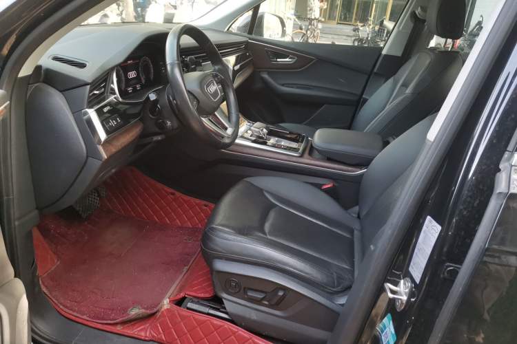 Used Audi Q7 2021 55 TFSI quattro S line Sport model Left Front Seat