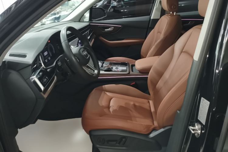Used Audi Q7 2021 45 TFSI quattro S line Sport model Left Front Seat
