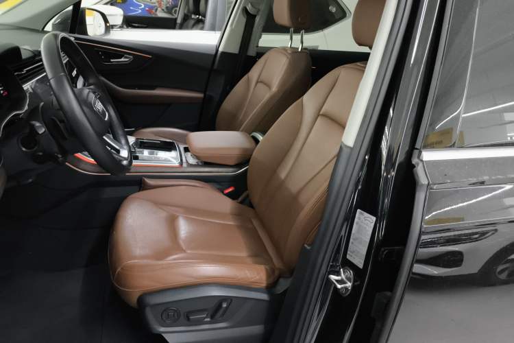 Used Audi Q7 2021 55 TFSI quattro S line Sport model Left Front Seat