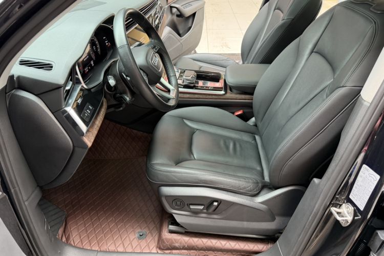 Used Audi Q7 2021 45 TFSI quattro S line Sport model Left Front Seat