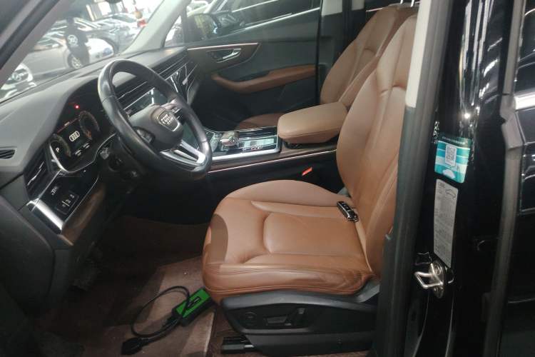 Used Audi Q7 2021 55 TFSI quattro S line Sport model Left Front Seat