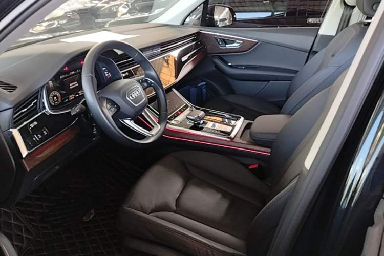 Used Audi Q7 2021 45 TFSI quattro S line Sport model Left Front Seat