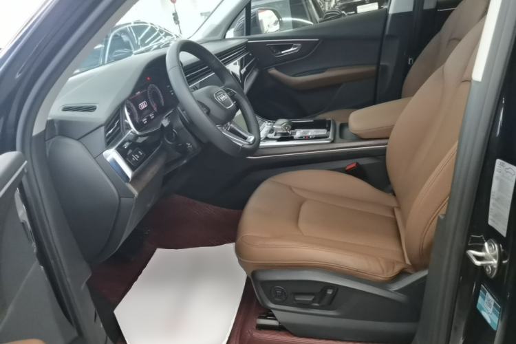 Used Audi Q7 2021 55 TFSI quattro S line Sport model Left Front Seat
