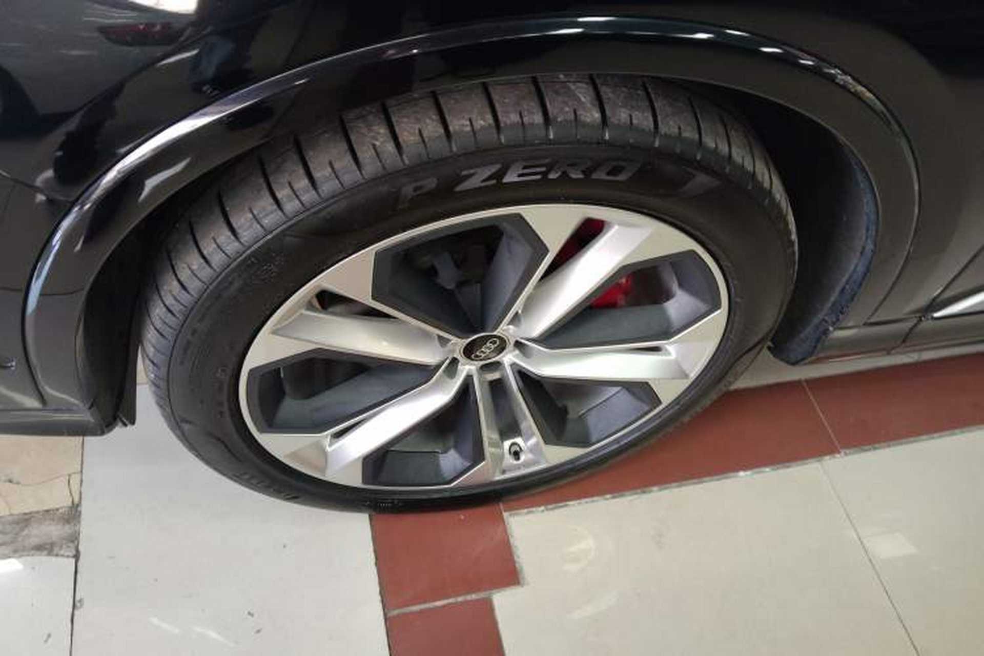 Used Audi Q7 2021 55 TFSI quattro S line Prestige Edition Left Front Wheel Hub