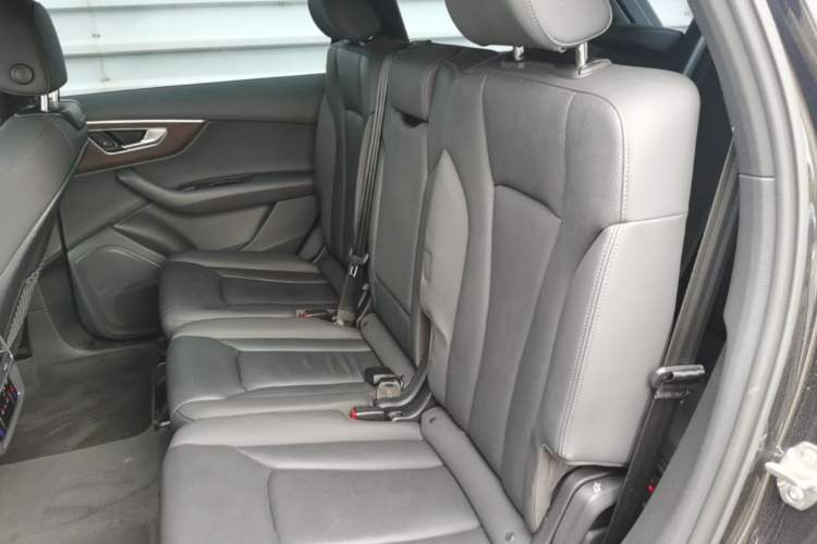 Used Audi Q7 2021 55 TFSI quattro S line Sport model Left Rear Seat