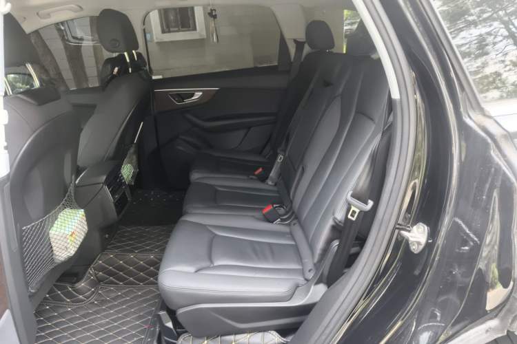 Used Audi Q7 2021 45 TFSI quattro S line Sport model Left Rear Seat