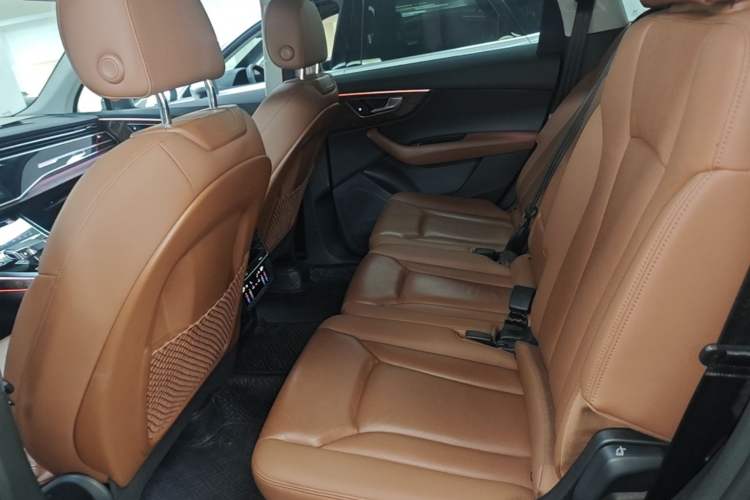 Used Audi Q7 2021 55 TFSI quattro S line Sport model Left Rear Seat