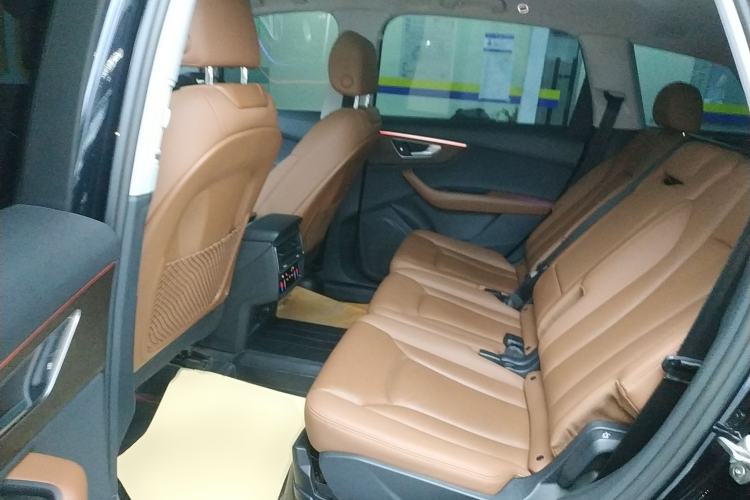 Used Audi Q7 2021 55 TFSI quattro S line Sport model Left Rear Seat