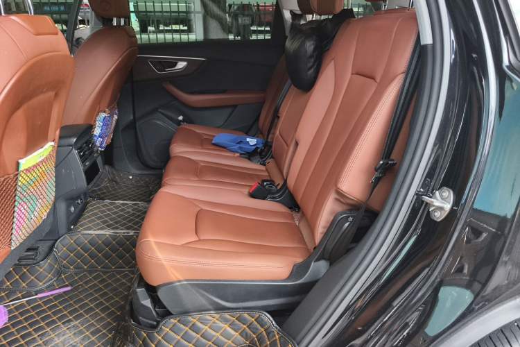Used Audi Q7 2021 45 TFSI quattro S line Sport model Left Rear Seat