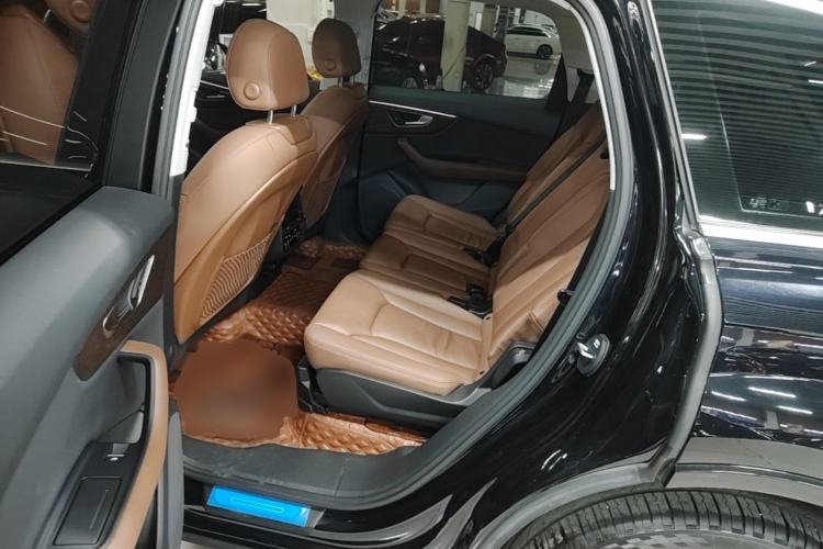 Used Audi Q7 2021 45 TFSI quattro S line Sport model Left Rear Seat