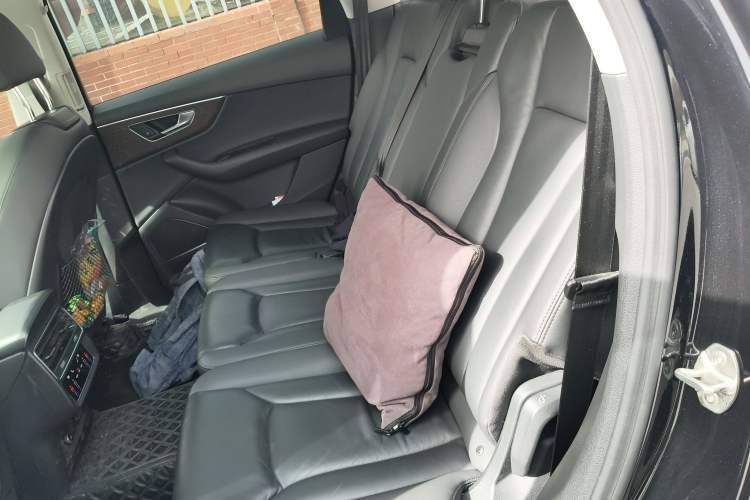 Used Audi Q7 2021 45 TFSI quattro S line Sport model Left Rear Seat