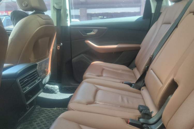 Used Audi Q7 2021 45 TFSI quattro S line Sport model Left Rear Seat