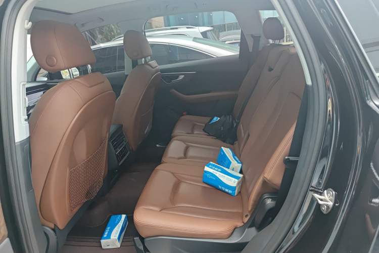 Used Audi Q7 2021 55 TFSI quattro S line Sport model Left Rear Seat