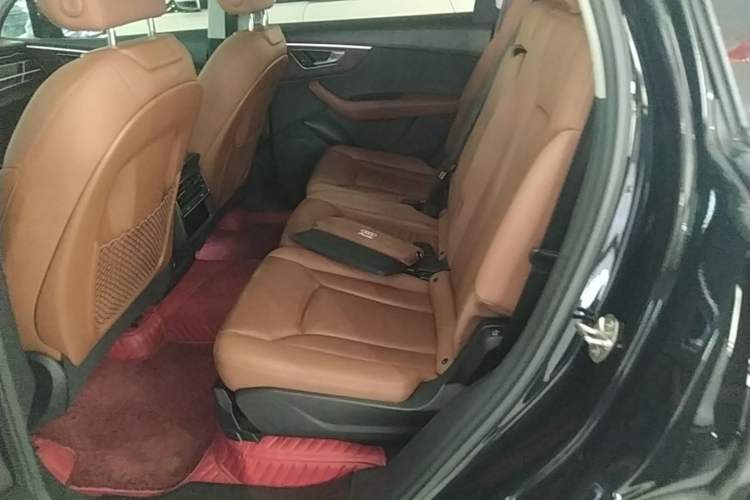 Used Audi Q7 2021 55 TFSI quattro S line Sport model Left Rear Seat